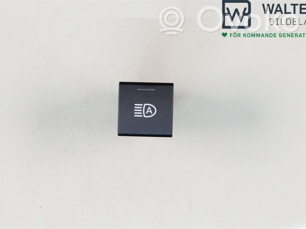 Toyota Yaris XP210 Light switch 