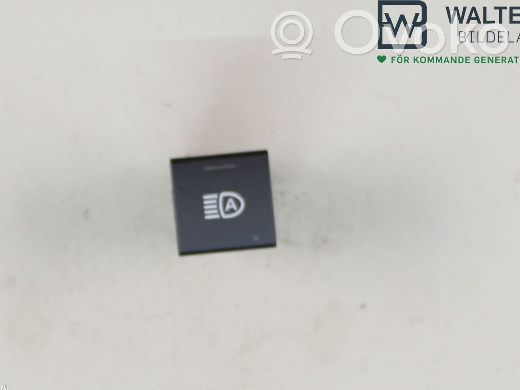 Toyota Yaris Cross Light switch 