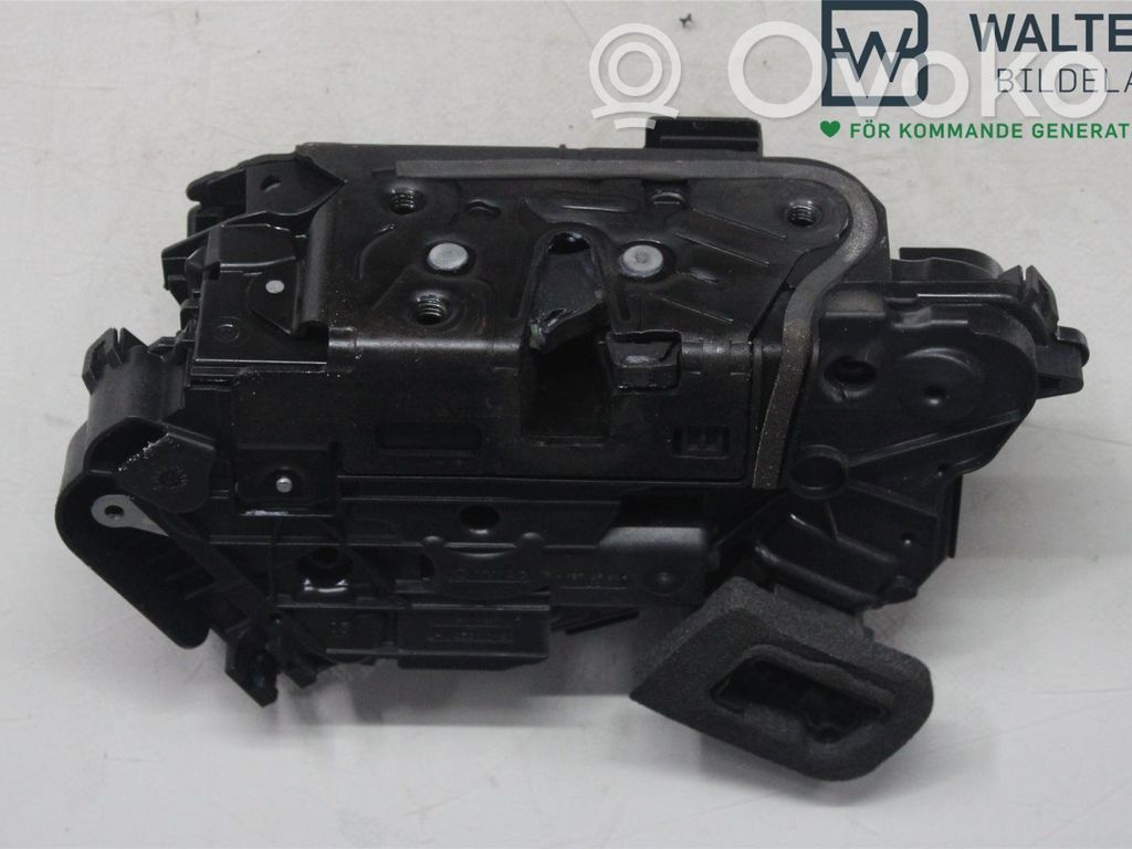 Volkswagen Golf VIII Serratura portiera anteriore