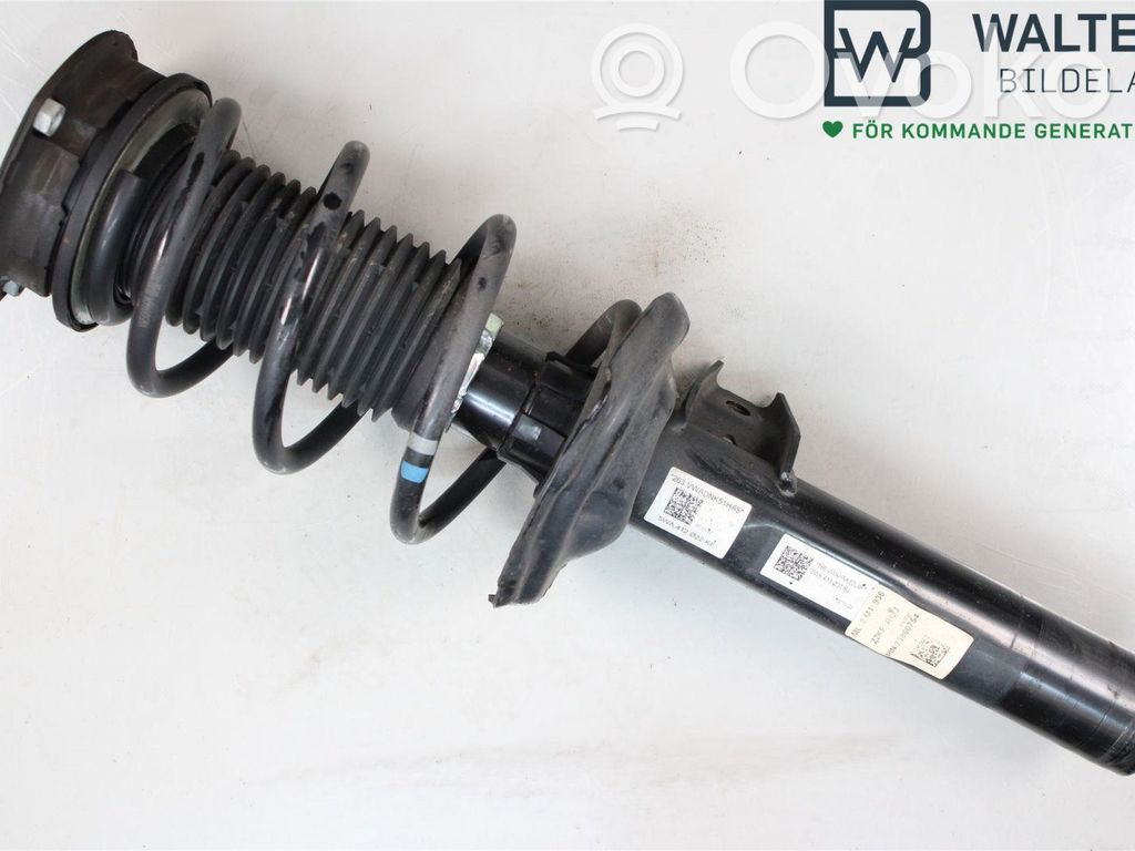 Volkswagen Golf VIII Amortisseur avant avec ressort