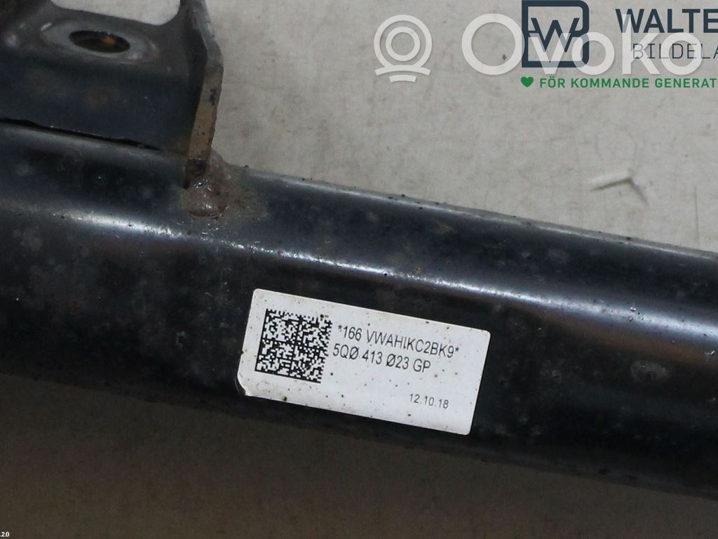 Volkswagen Golf VII Amortyzator osi przedniej ze sprężyną 