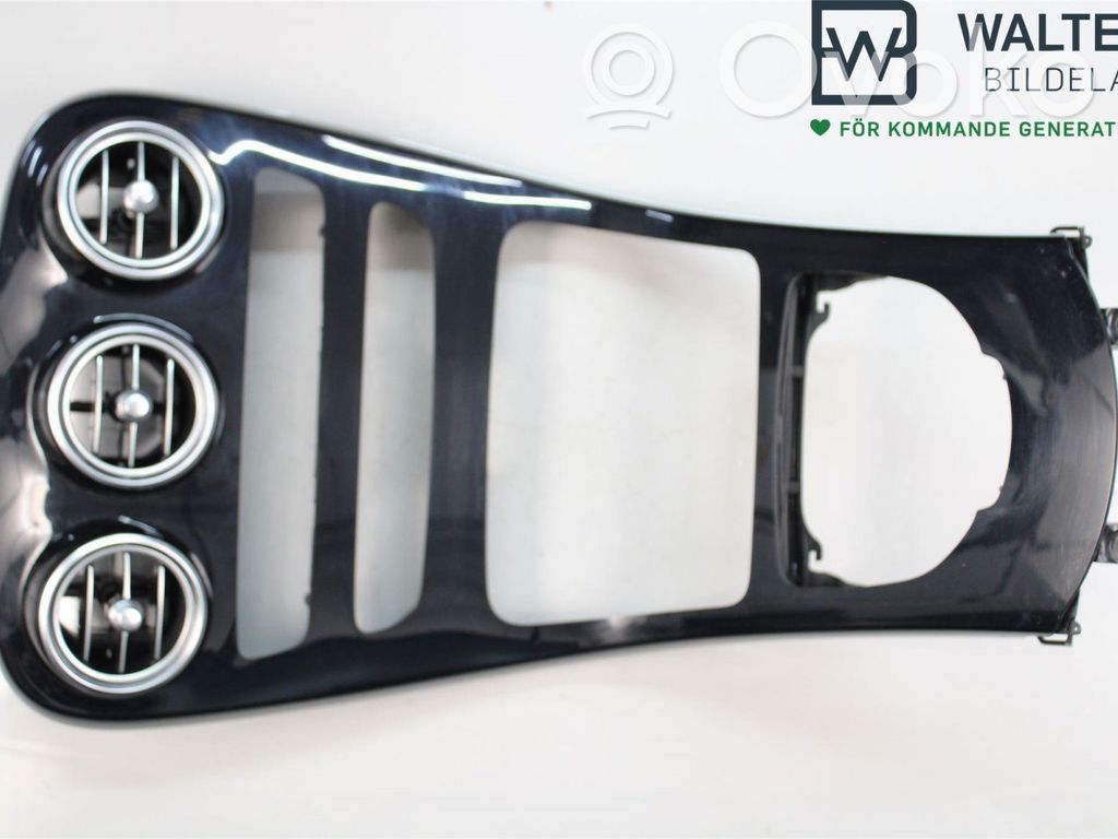 Mercedes-Benz C W205 Cornice cruscotto 