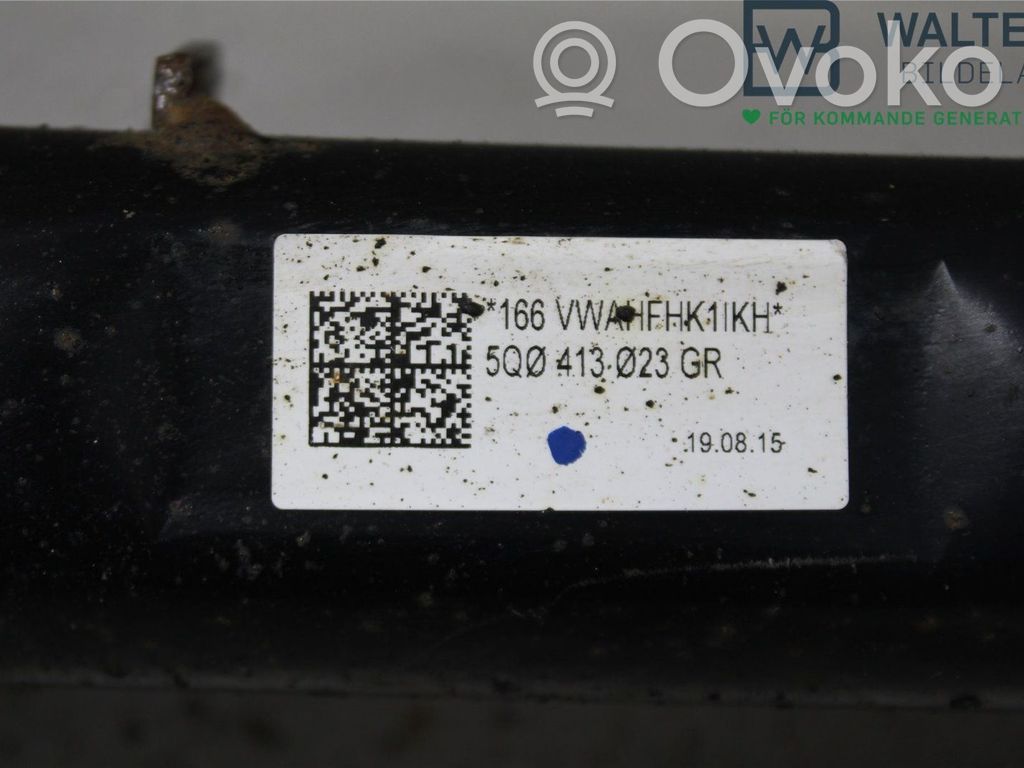 Volkswagen Golf VII Amortyzator osi przedniej ze sprężyną 