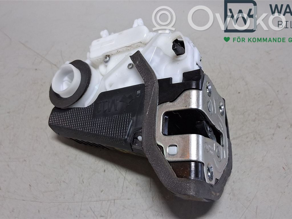 Subaru Outback (BS) Rear door lock 