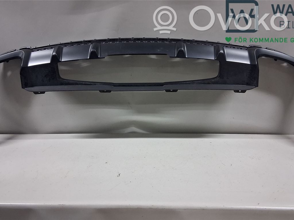 Audi Q8 Takapuskurin alaosan lista 