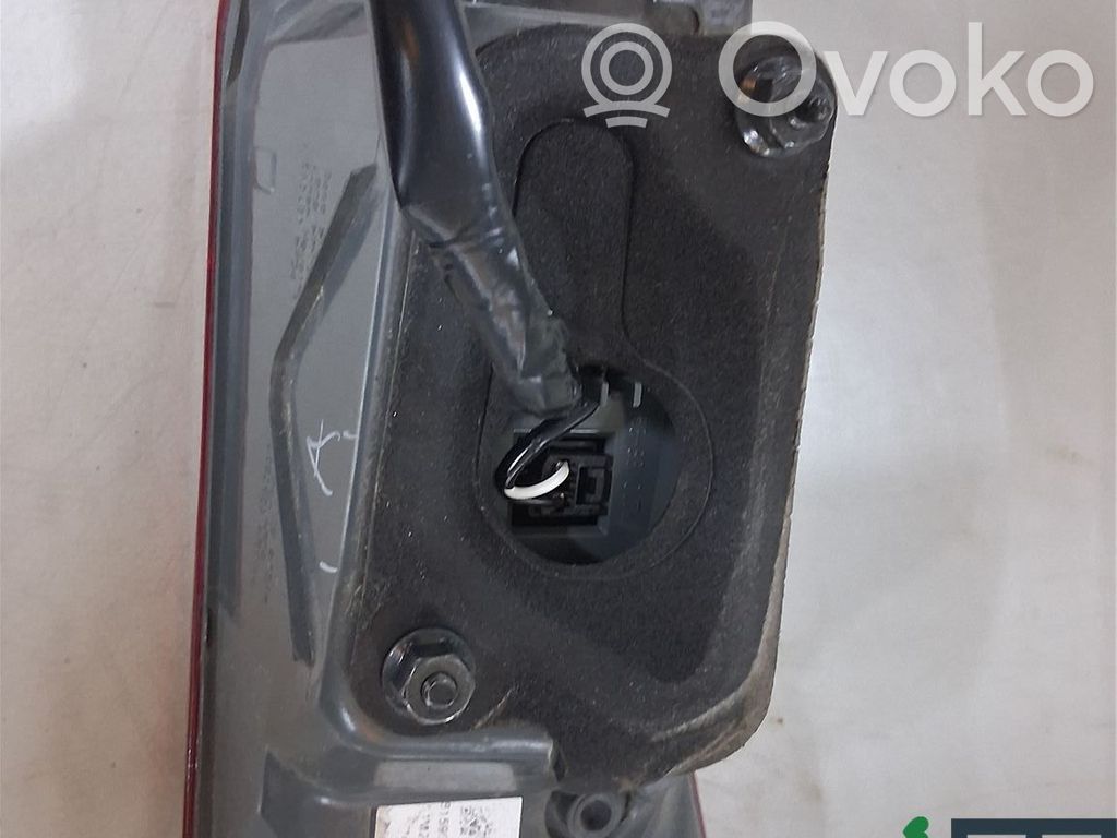 Lexus IS III XE30 Luci posteriori del portellone del bagagliaio 