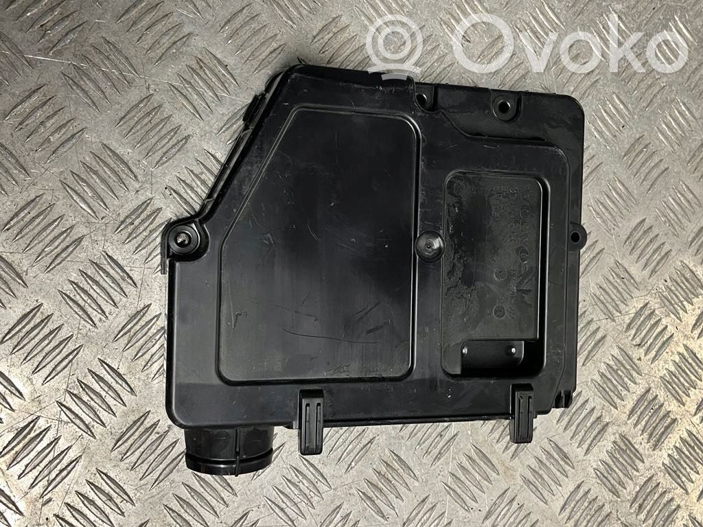 Volvo V60 Inne części komory silnika 