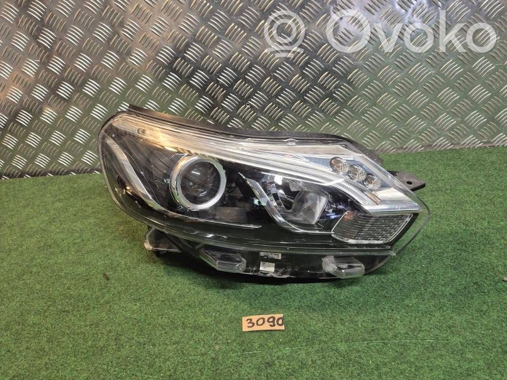 Toyota Proace Lampa przednia 