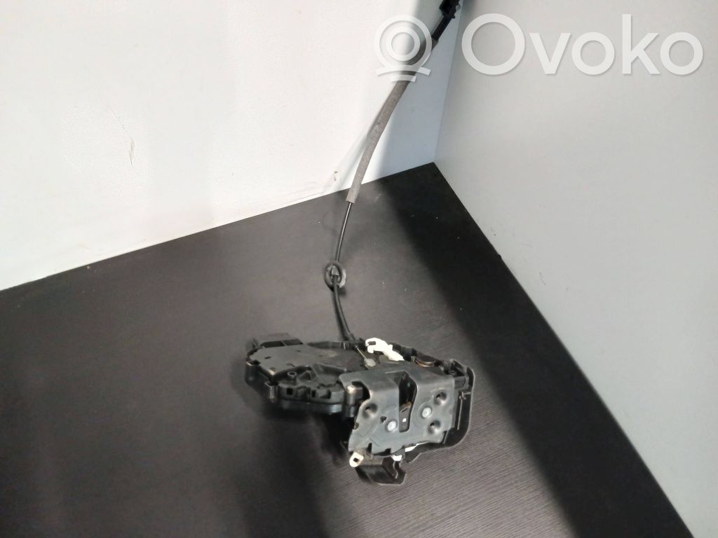 Volvo XC70 Priekšpusē slēdzene 