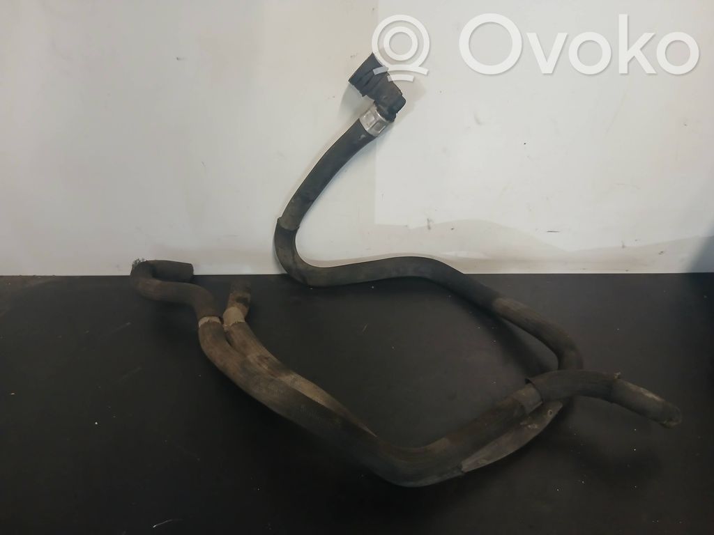 Volvo V70 Conductă/furtun lichid de răcire motor 