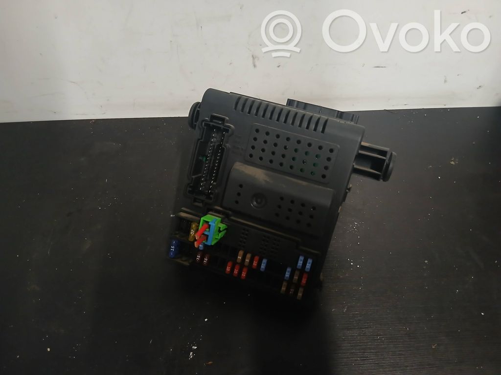 Volvo S60 Fuse module 