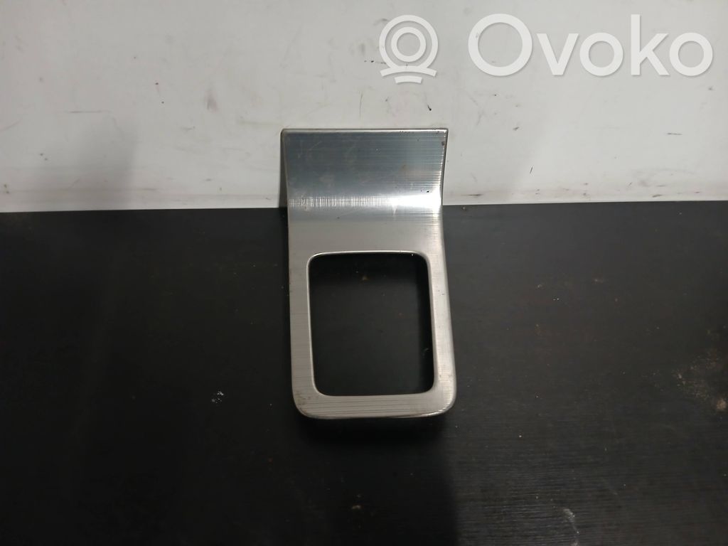 Volvo V70 Rivestimento in plastica cornice della leva del cambio 