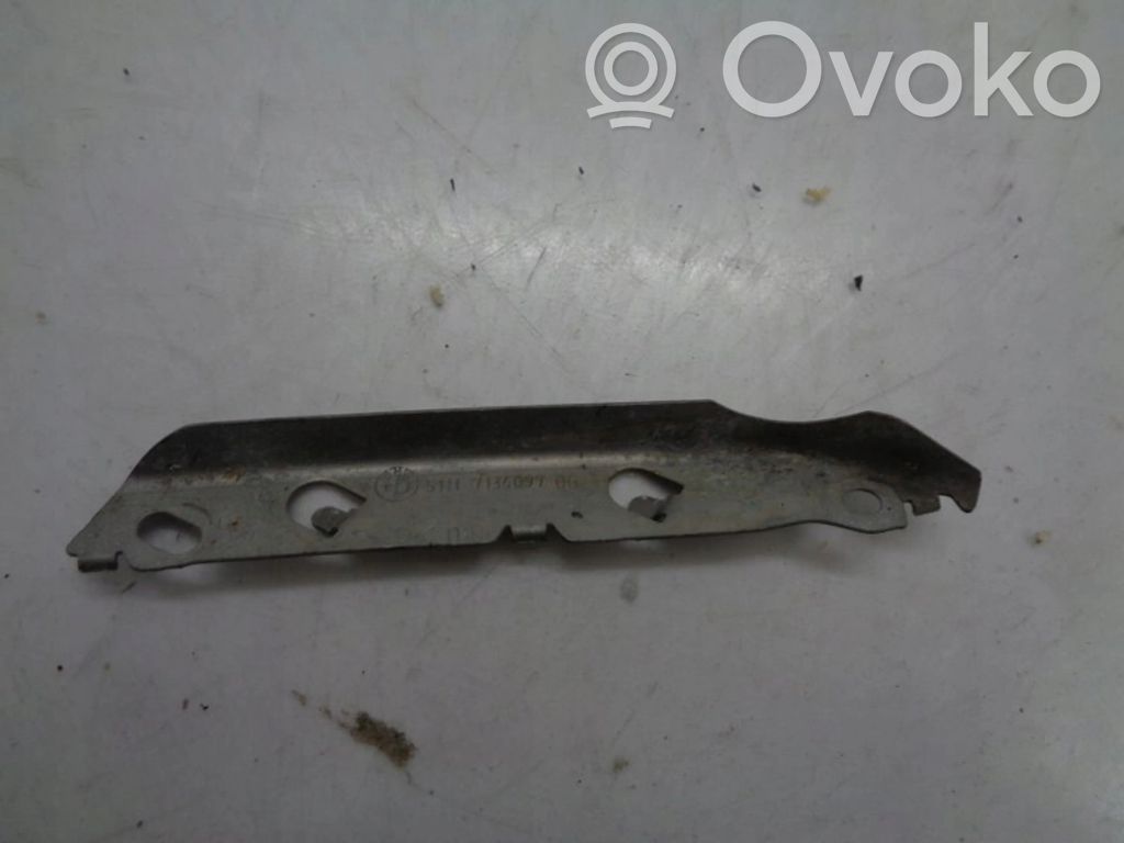 BMW 3 E90 E91 Fender mounting bracket 