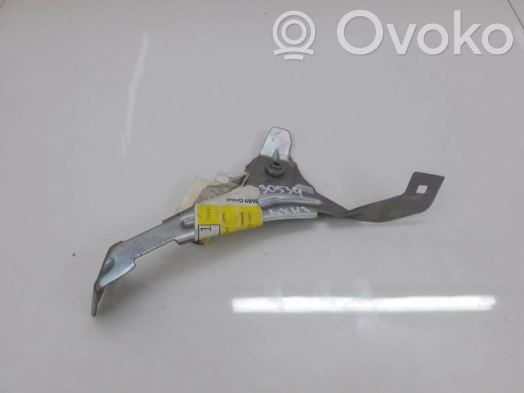 BMW 5 E60 E61 Fender mounting bracket 