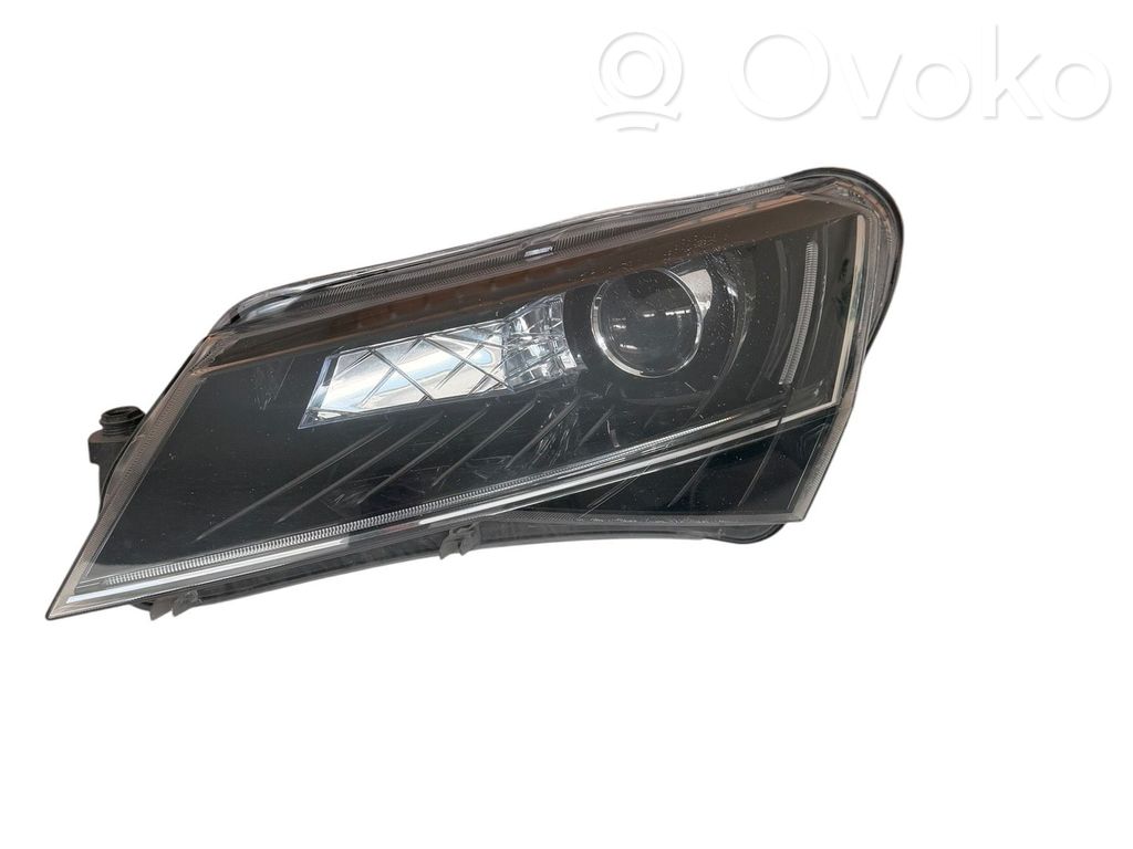 Skoda Superb B8 (3V) Faro/fanale 