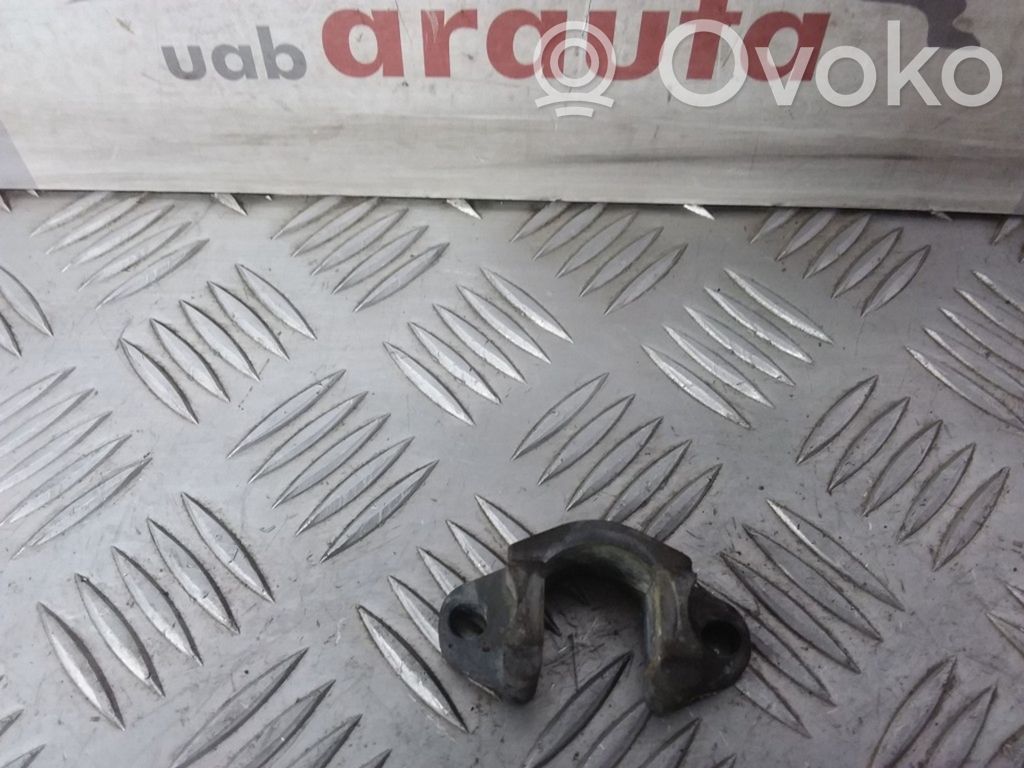 Abrazadera del inyector de combustible