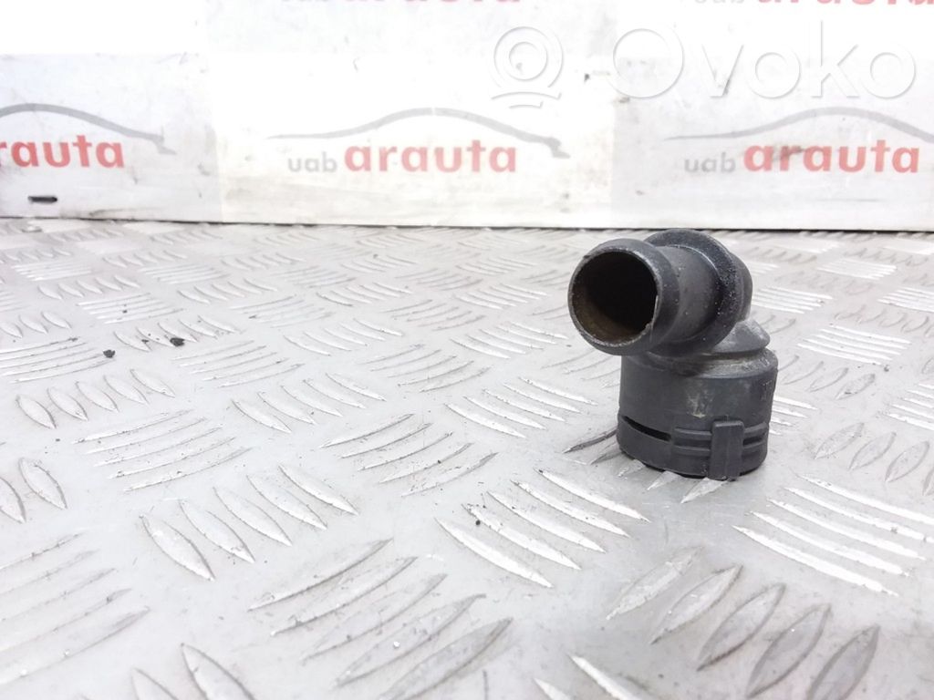 Volkswagen Golf IV Engine coolant pipe/hose 