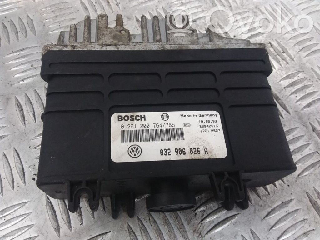 Volkswagen Golf III Engine control unit/module 
