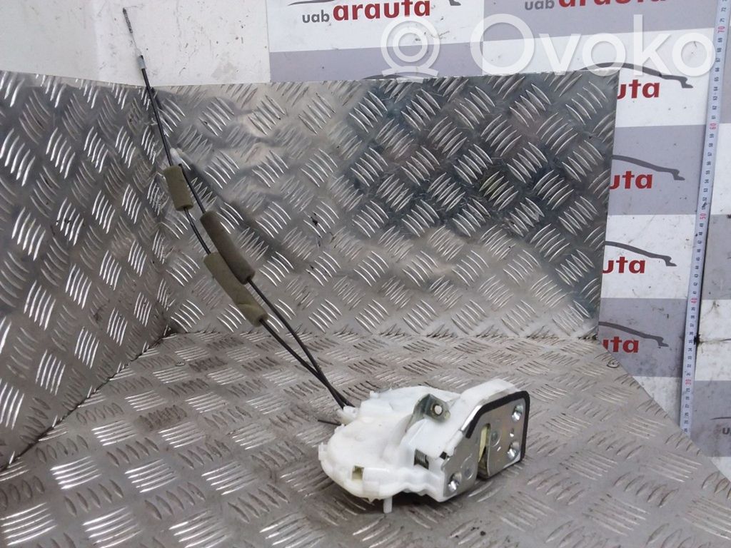 Honda Civic Takaoven lukko 
