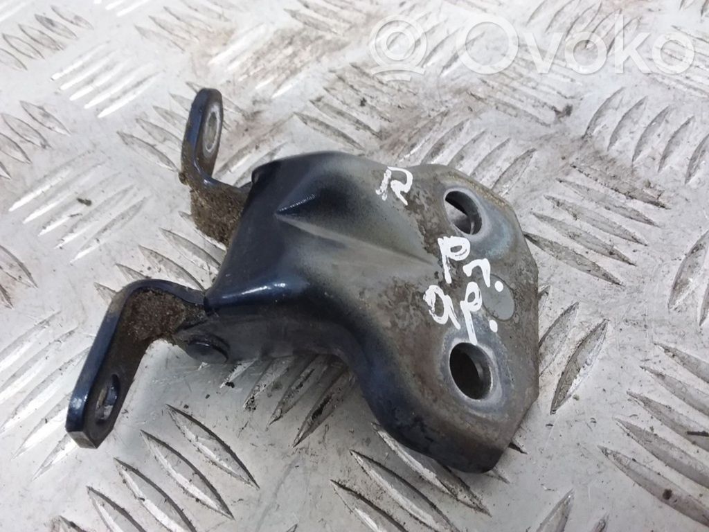 Subaru Legacy Cerniera inferiore della portiera anteriore 