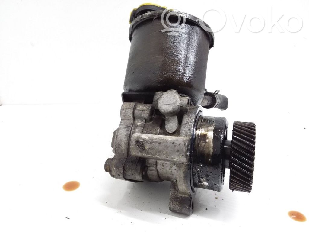Mazda 626 Ohjaustehostimen pumppu 