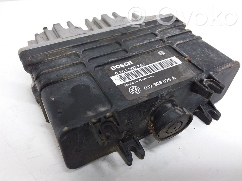 Volkswagen Golf III Engine control unit/module 