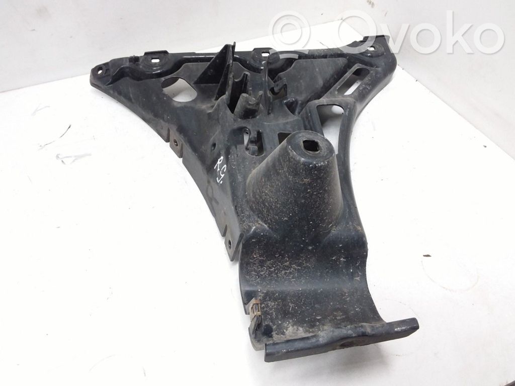 BMW 5 E60 E61 Galinis laikiklis bamperio 