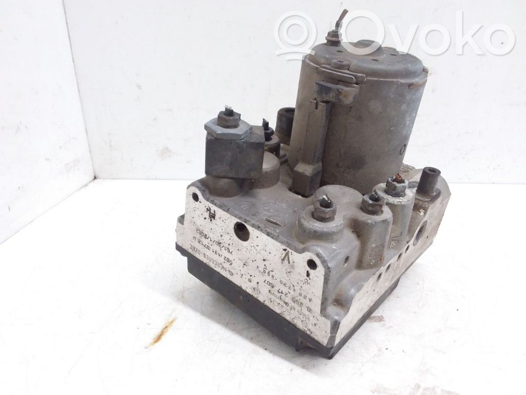 Mercedes-Benz E W210 ABS Pump 