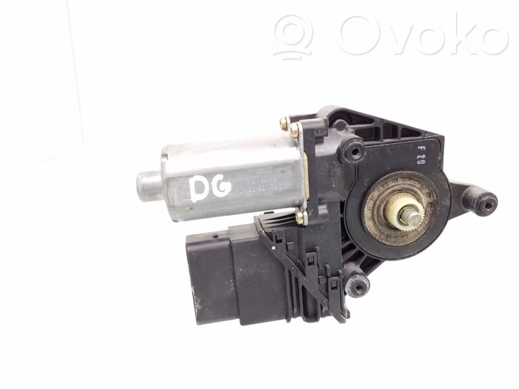 Volkswagen PASSAT B5 Silniczek podnoszenia szyby drzwi tylnych 
