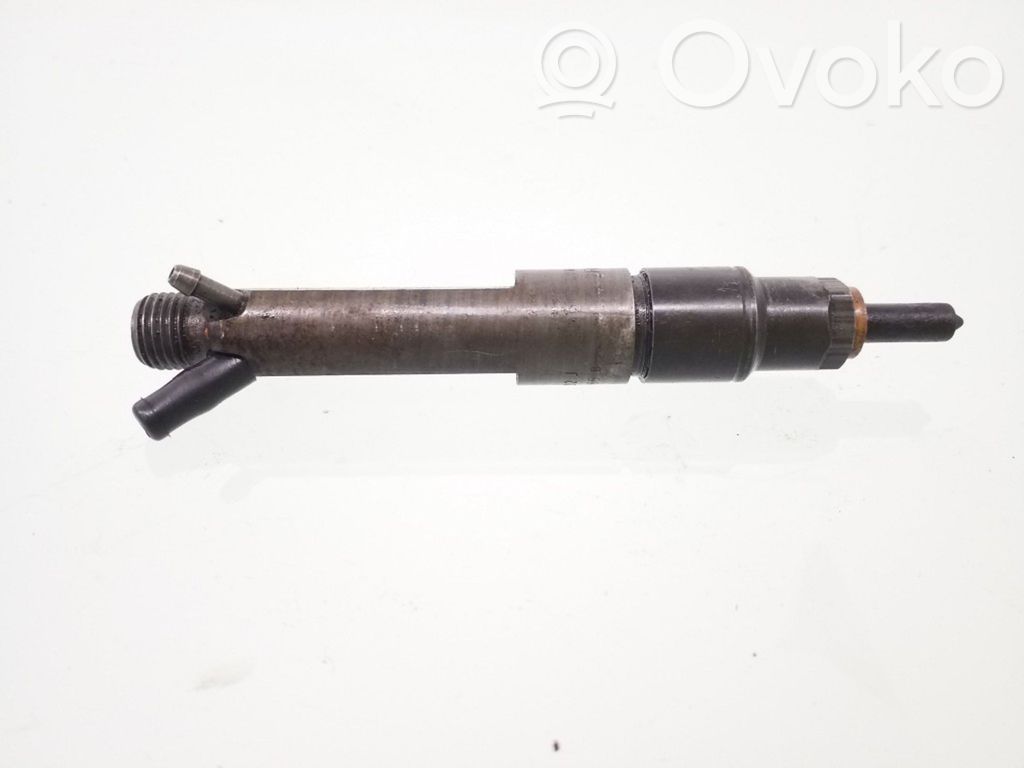 Volkswagen PASSAT B5 Inyector de combustible 