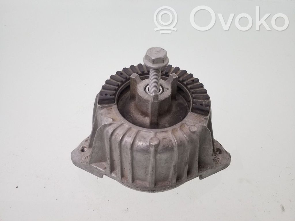 Engine mount bracket   3618647