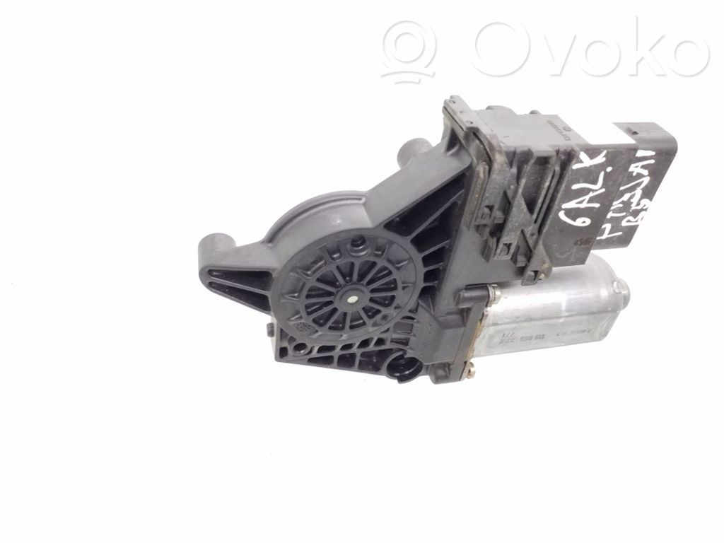 Volkswagen PASSAT B5 Silniczek podnoszenia szyby drzwi tylnych 