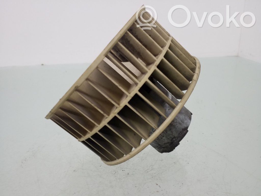 BMW 3 E36 Pečiuko ventiliatorius/ putikas 