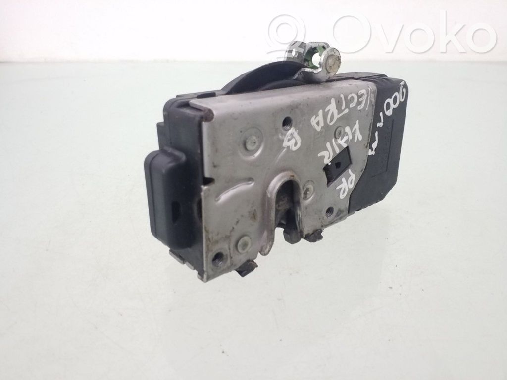 Opel Vectra B Front door lock 