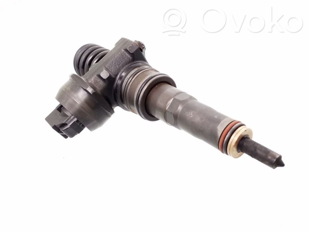 Audi A3 S3 8P Fuel injector 