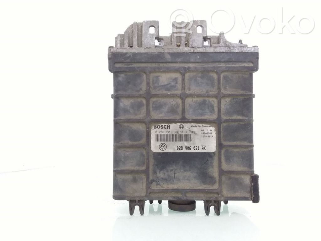 Volkswagen PASSAT B4 Engine control unit/module 