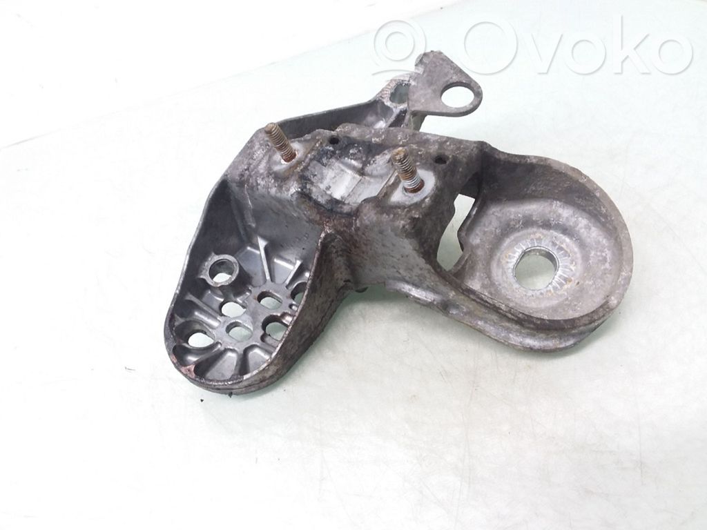 Audi A4 S4 B7 8E 8H Engine mounting bracket 