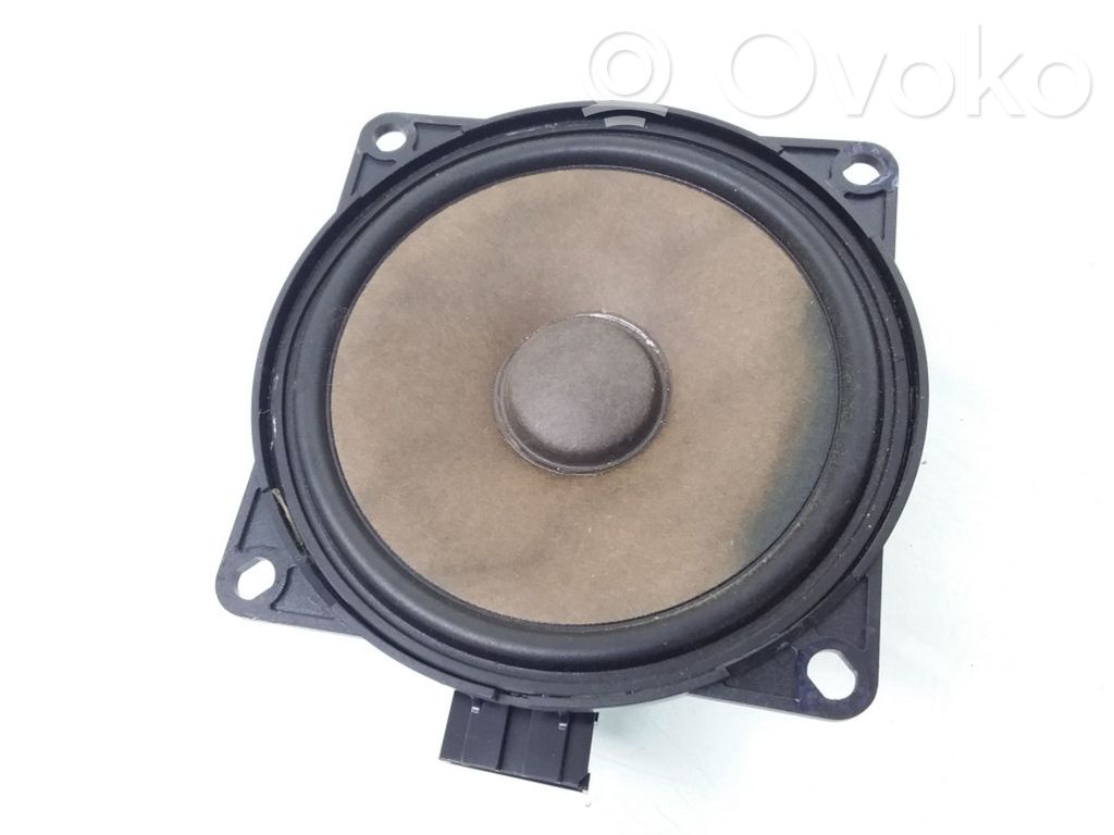 Volkswagen Golf V Front door speaker 