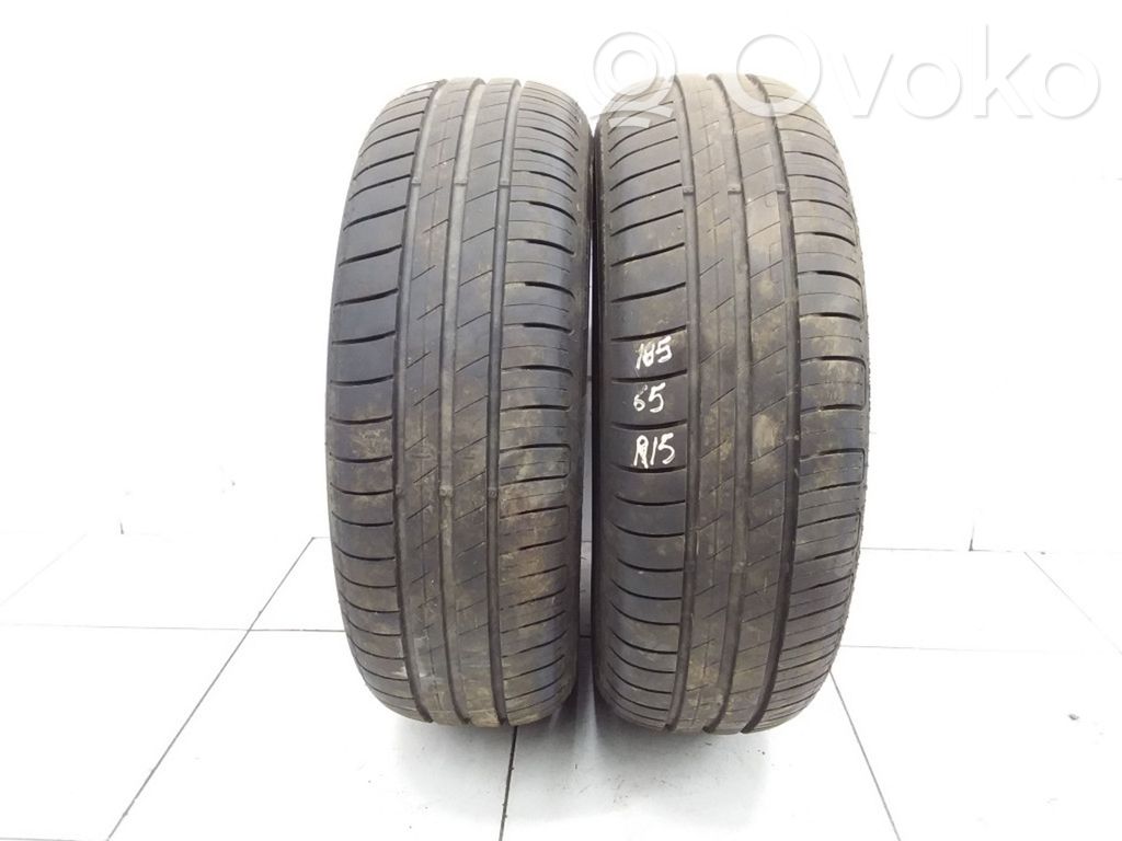 Volkswagen Golf II Neumático de verano R15 