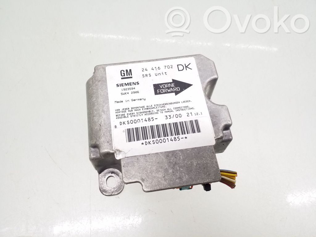 Opel Vectra B Airbag control unit/module 