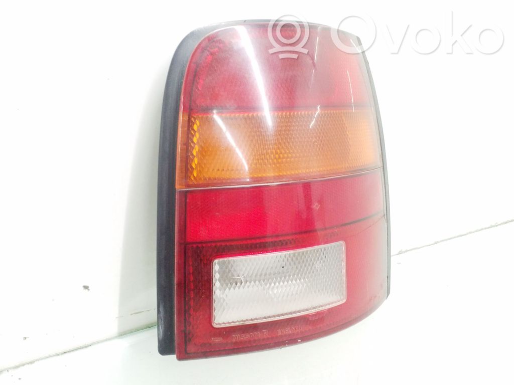 Nissan Micra Aizmugurējais lukturis virsbūvē 