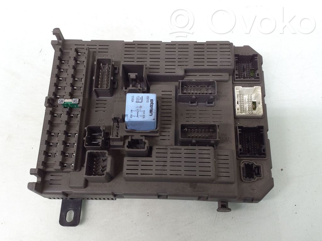 Citroen C5 Fuse module 