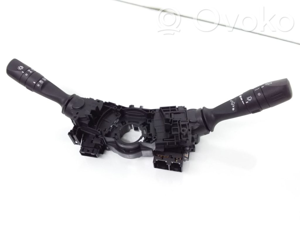 Toyota Auris E180 Interruptor/palanca de limpiador de luz de giro 