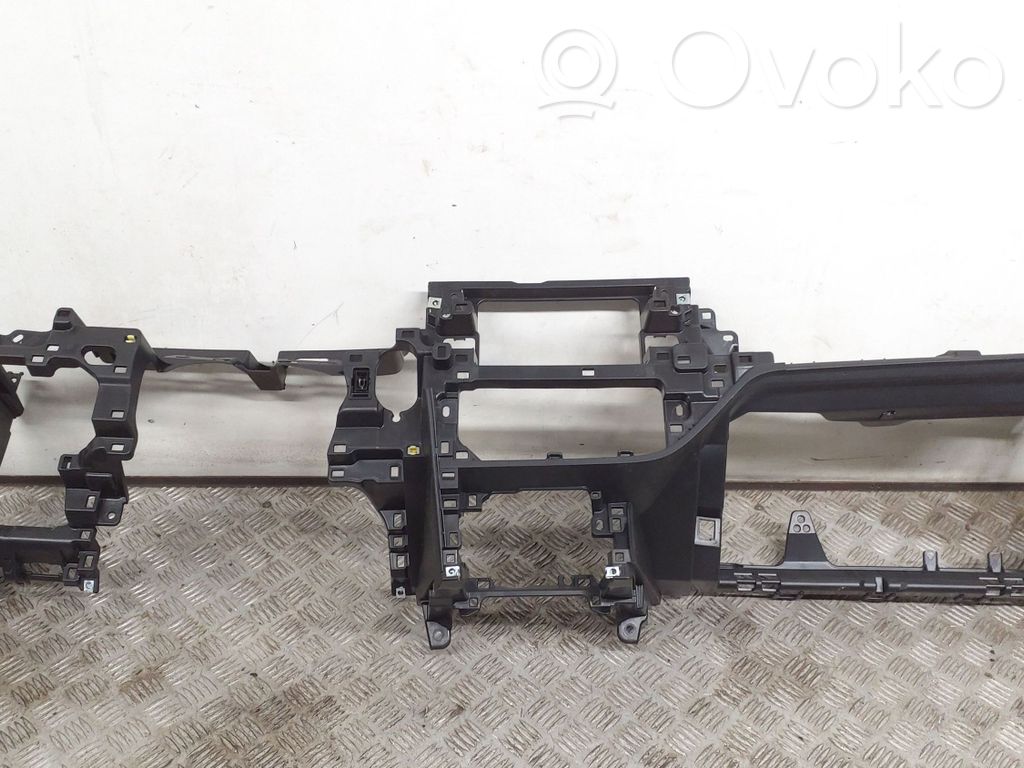 Toyota Auris E180 Panelis 