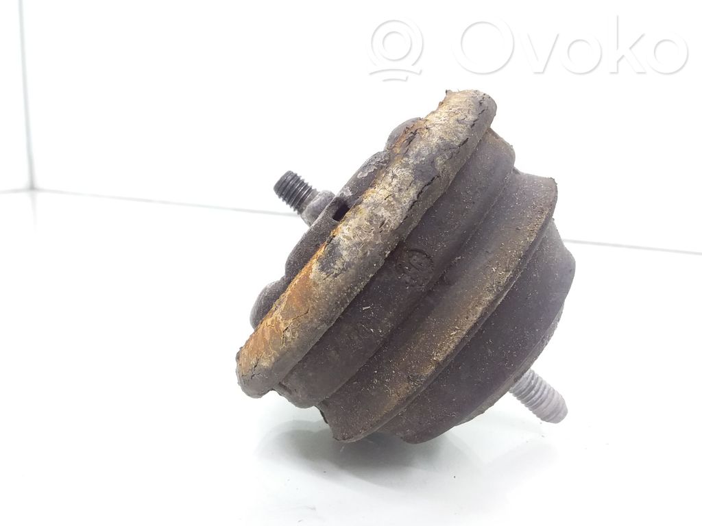 BMW 5 E39 Engine mount bracket 
