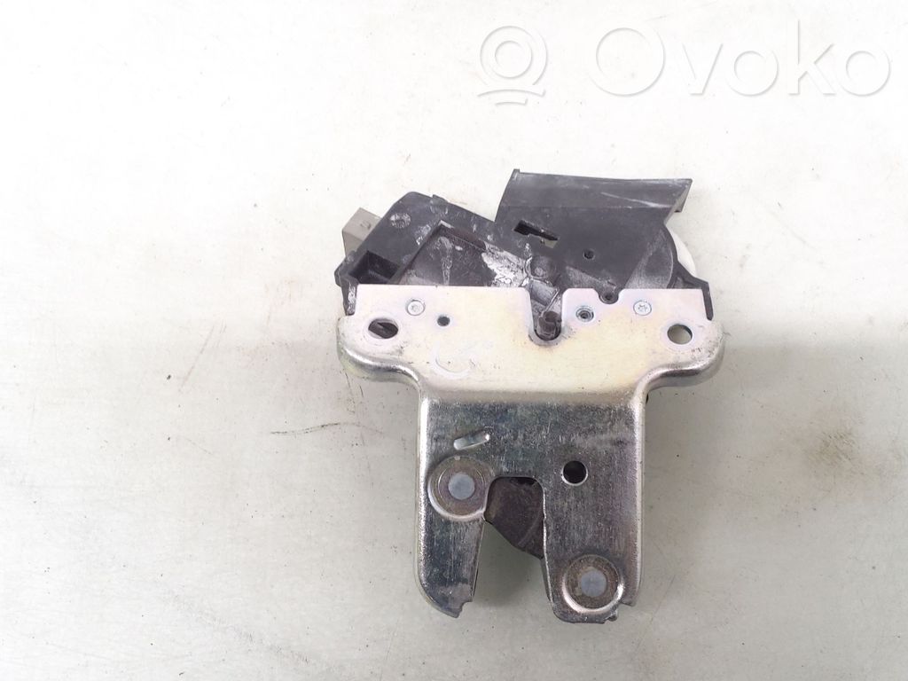 Volkswagen PASSAT B6 Blocco/chiusura/serratura del portellone posteriore/bagagliaio