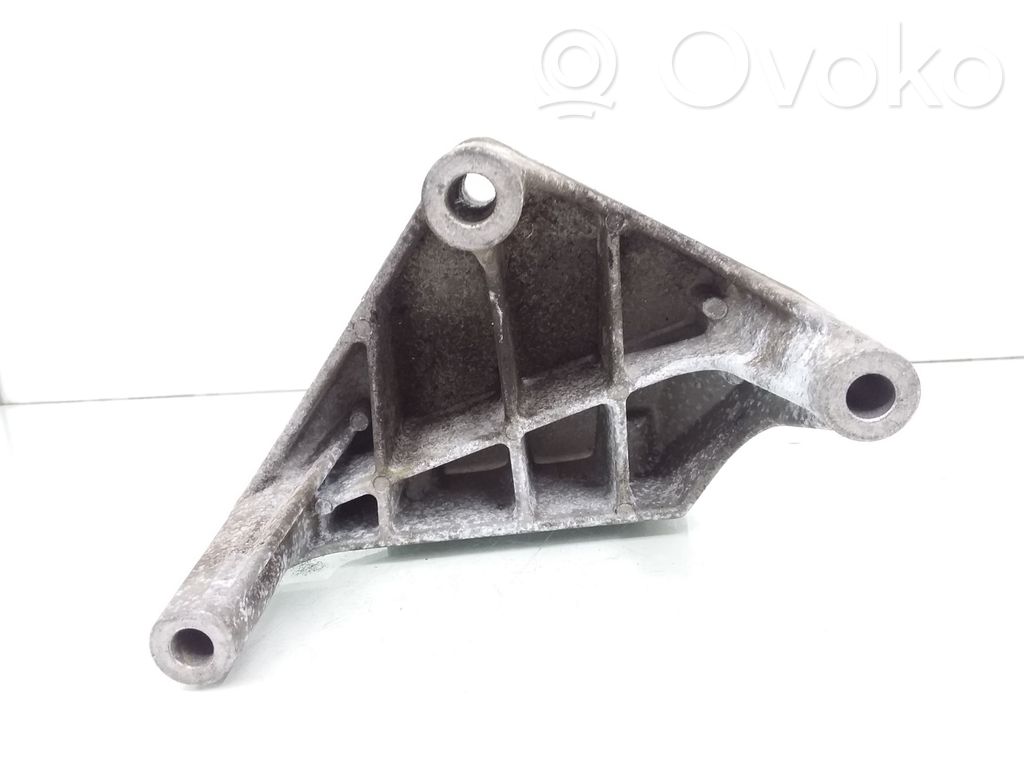 Opel Meriva A Engine mounting bracket 