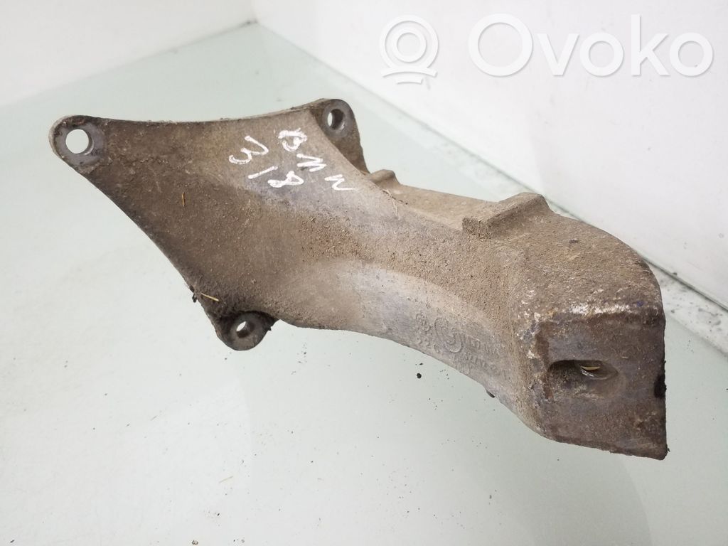 BMW 3 E36 Engine mounting bracket 