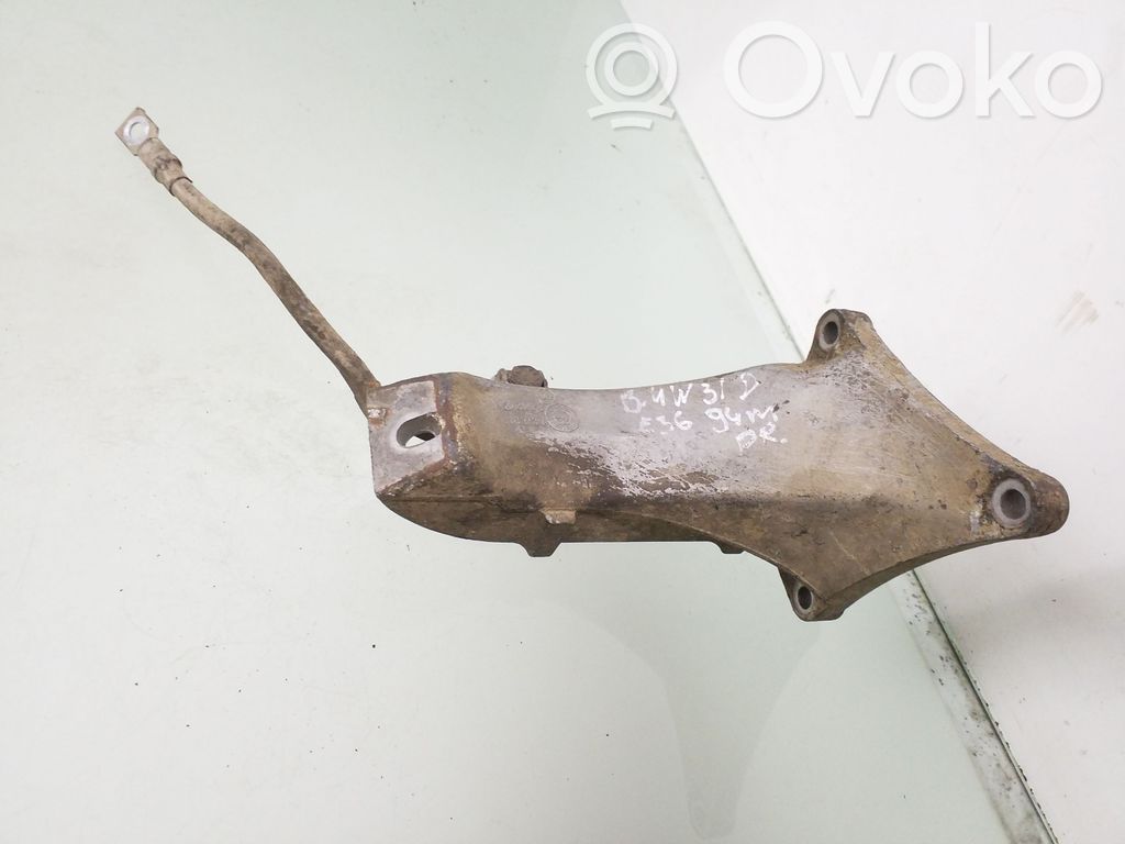 BMW 3 E36 Engine mounting bracket 