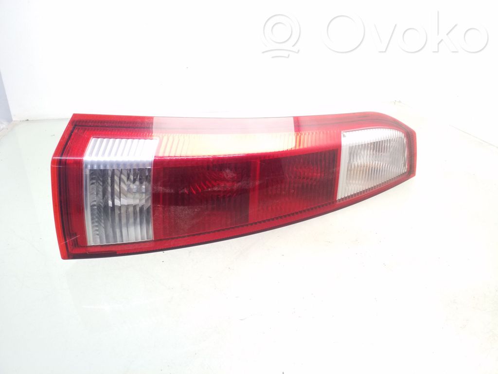 Lampa tylna   13203393,89398084